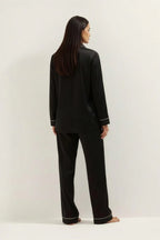 PLAIN SILK - BLACK