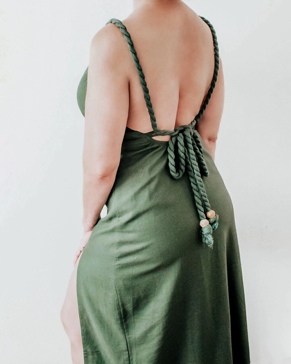 LUNA BACKLESS LINEN MAXI DRESS - EMERALD GREEN